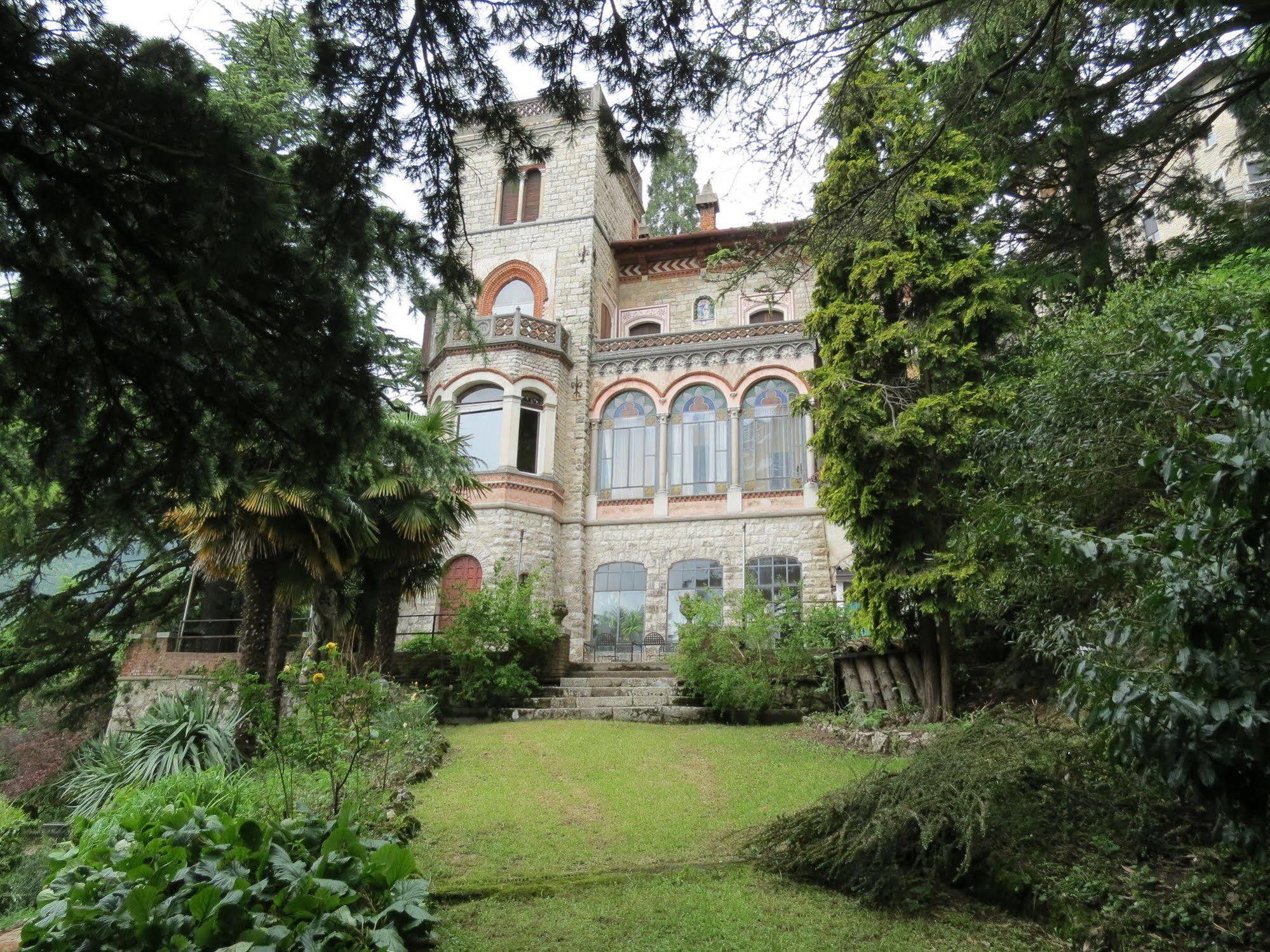 Ferienwohnung Il Parco E Gli Affreschi Varese Exterior foto